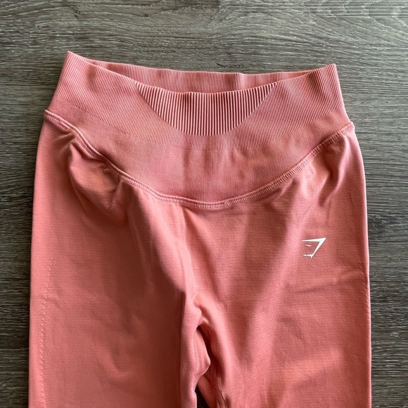 Gymshark Coral Kids Leggings - Picture 2 of 5